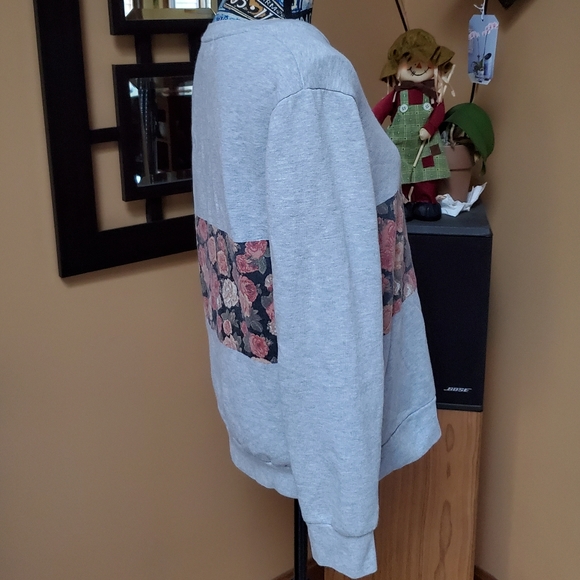 GRAY SWEATSHIRT WITH FLORAL STRIPE - Picture 5 of 8